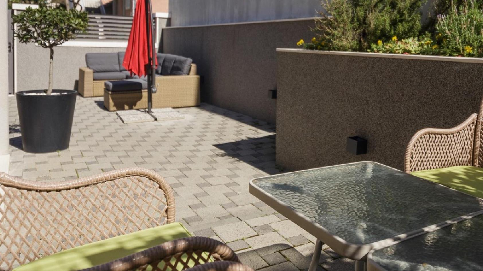 Holiday Home Aspalathos - With Free Parking, Near The Beach, A Few Minutes' Walking Distance To The Unesco Palace Split Buitenkant foto