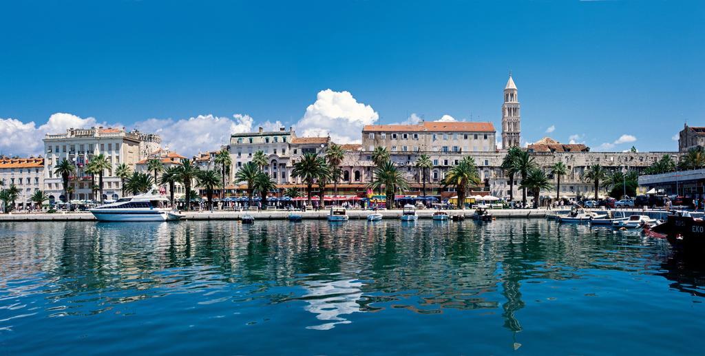Holiday Home Aspalathos - With Free Parking, Near The Beach, A Few Minutes' Walking Distance To The Unesco Palace Split Kamer foto