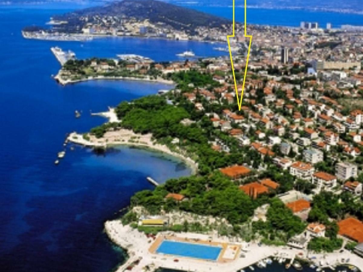 Holiday Home Aspalathos - With Free Parking, Near The Beach, A Few Minutes' Walking Distance To The Unesco Palace Split Buitenkant foto