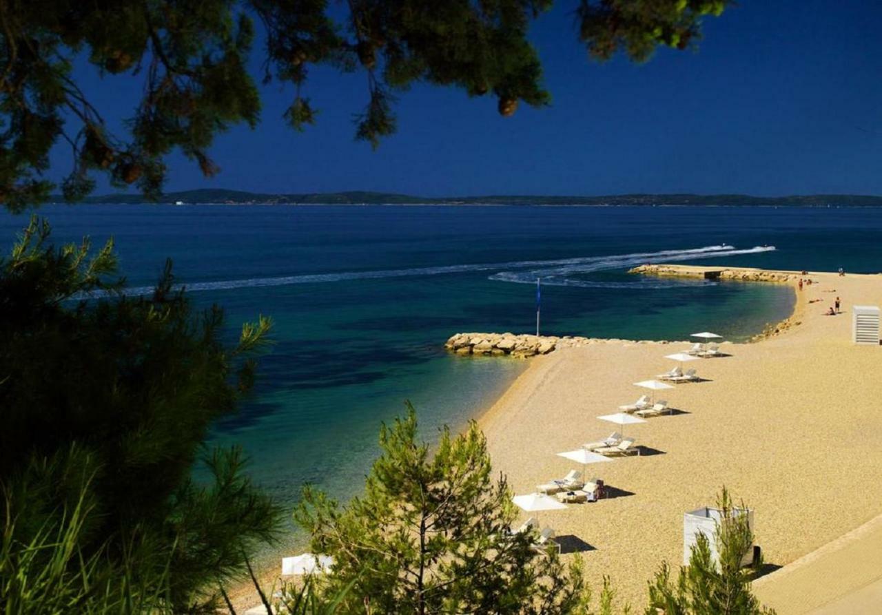 Holiday Home Aspalathos - With Free Parking, Near The Beach, A Few Minutes' Walking Distance To The Unesco Palace Split Buitenkant foto