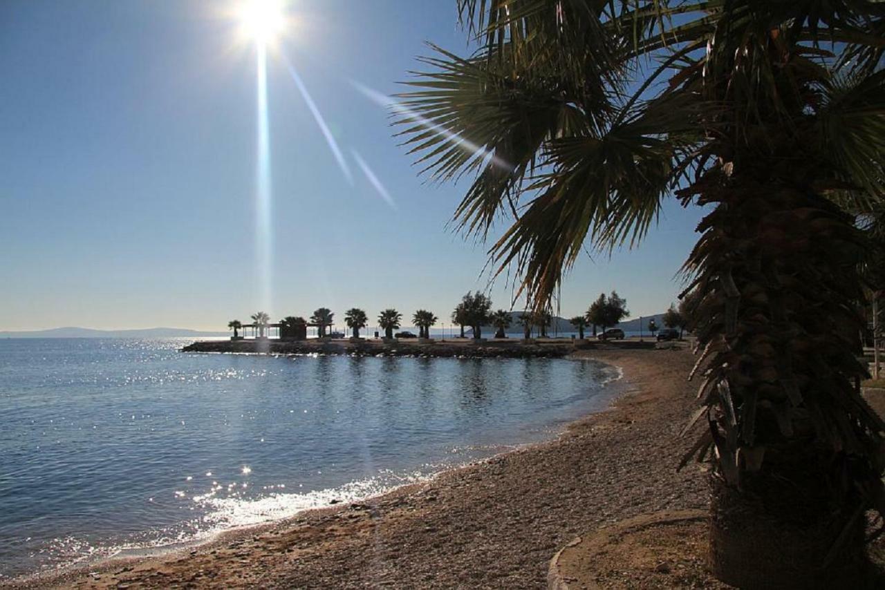 Holiday Home Aspalathos - With Free Parking, Near The Beach, A Few Minutes' Walking Distance To The Unesco Palace Split Buitenkant foto