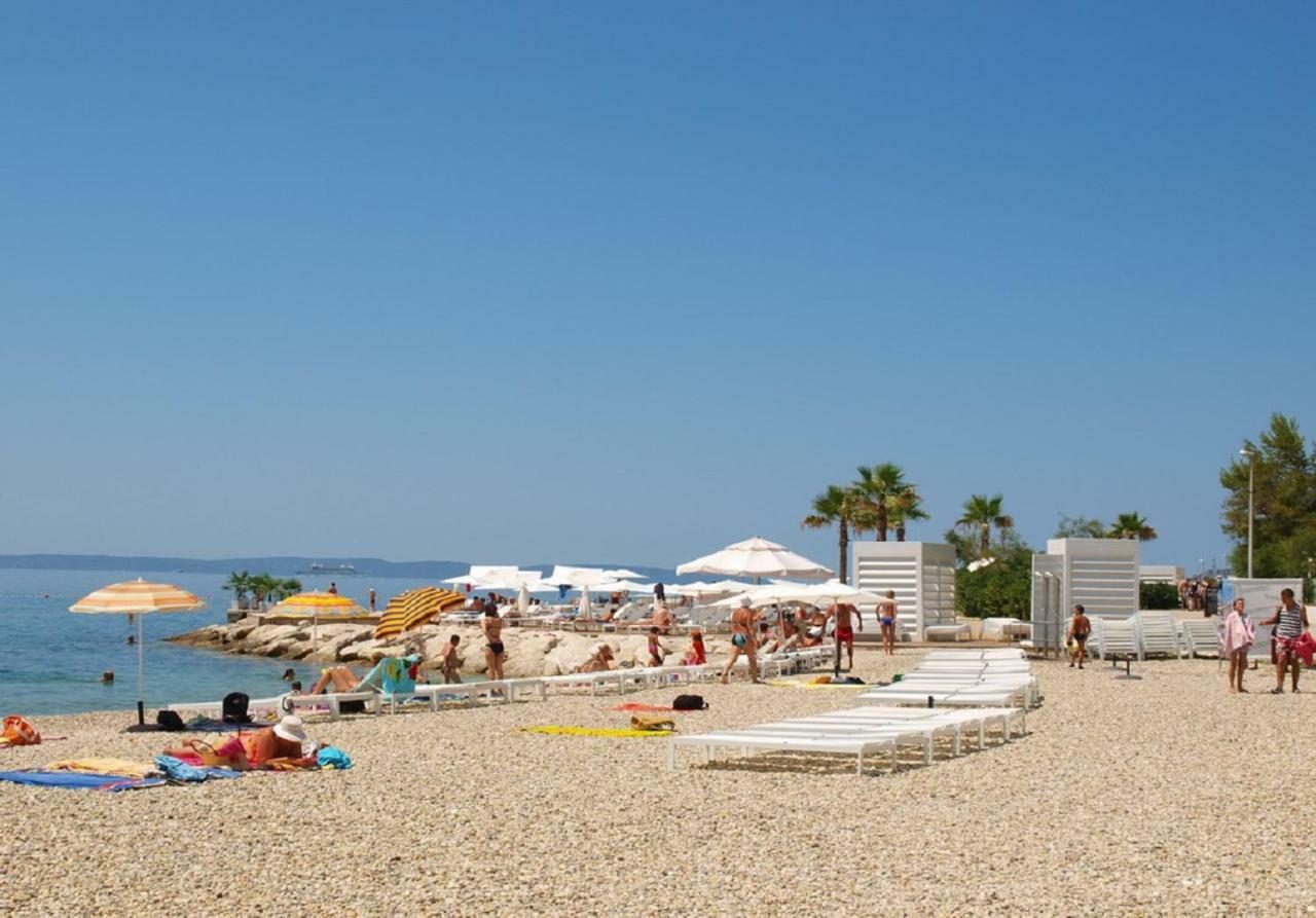 Holiday Home Aspalathos - With Free Parking, Near The Beach, A Few Minutes' Walking Distance To The Unesco Palace Split Buitenkant foto