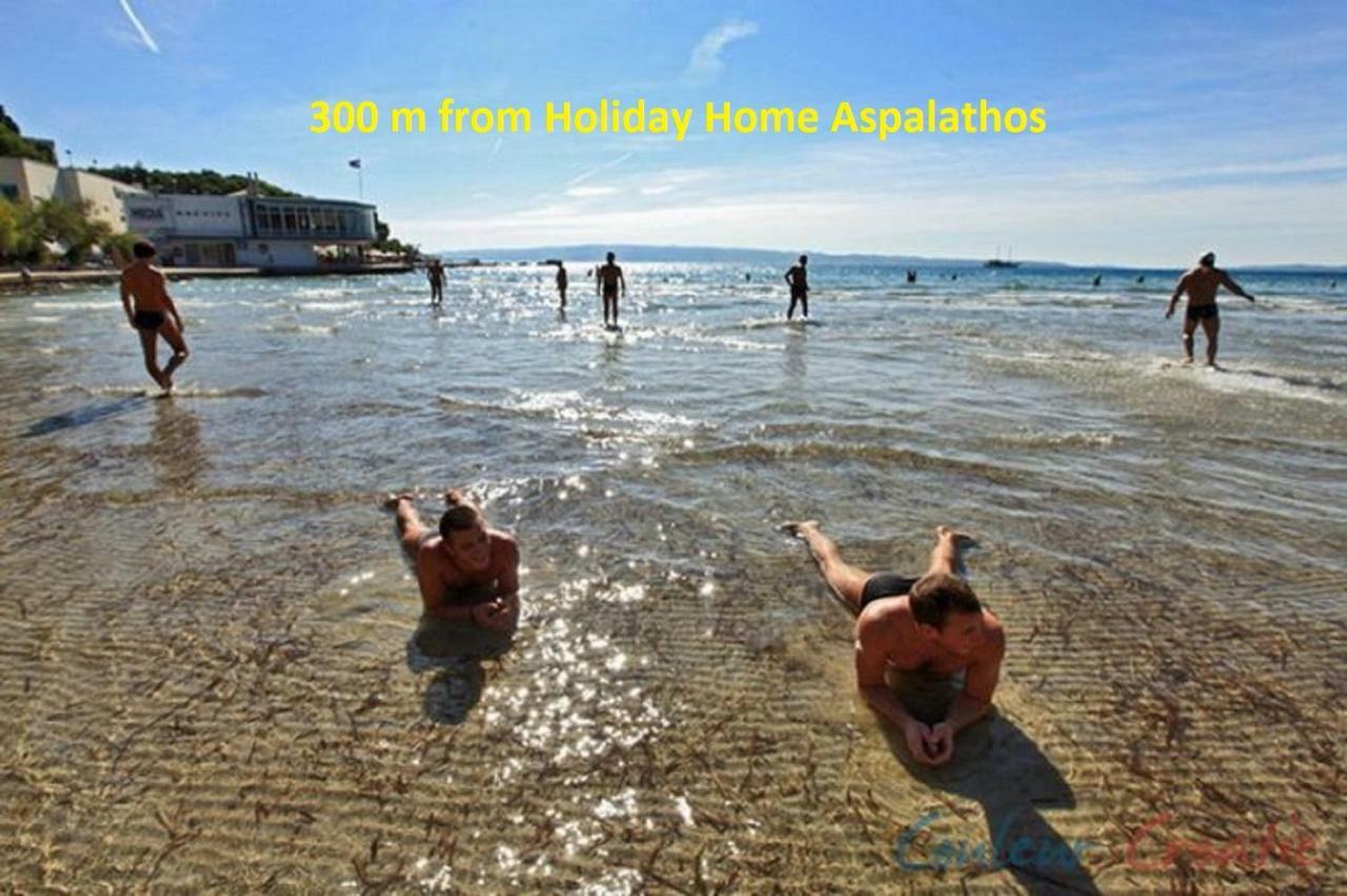Holiday Home Aspalathos - With Free Parking, Near The Beach, A Few Minutes' Walking Distance To The Unesco Palace Split Buitenkant foto